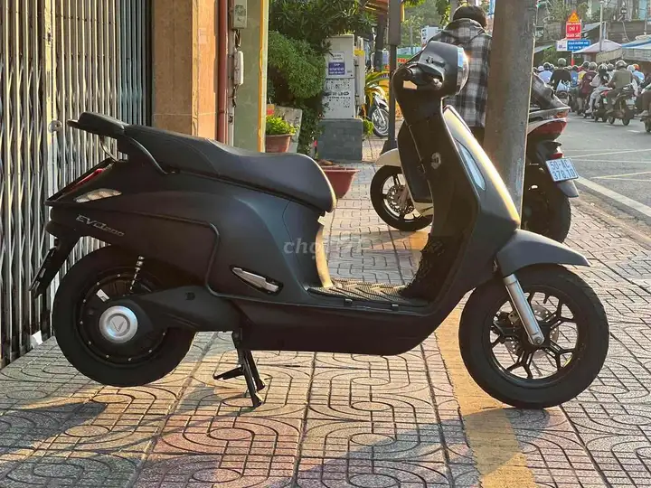 Электроскутер VinFast Evo200 2025 Черный 7 000 км