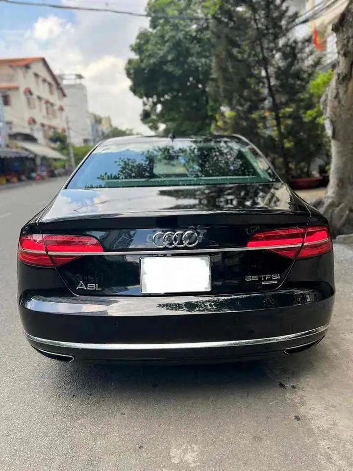 Audi A8L 2011 Черный