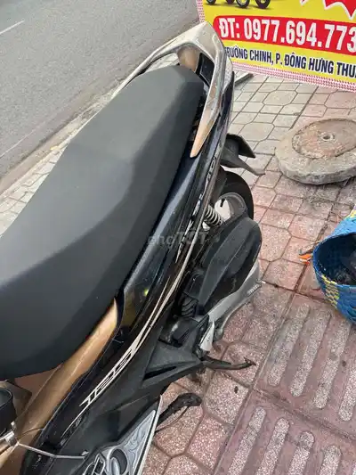 Honda Air Blade Золотисто-бронзовый скутер