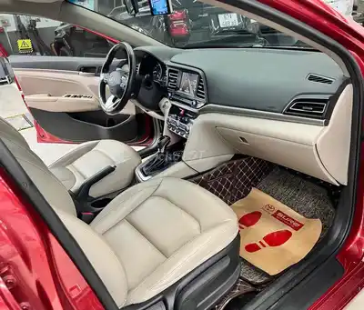 Hyundai Elantra 2020 2.0 Special 41.280 км Красный