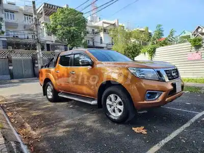 Nissan Navara 2016, задний привод, автомат, золотистый