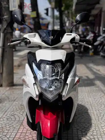 Yamaha Nouvo 6 FI белый, красный