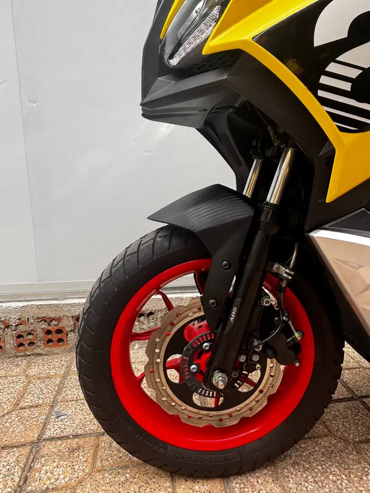 Aprilia SR GT 200 2023