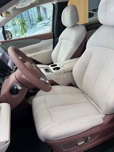 BYD M9 Белый