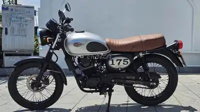 Kawasaki W175 2018 Серебристый, черный, коричневый