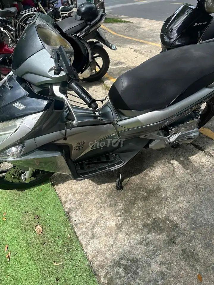 Honda Air Blade серый скутер