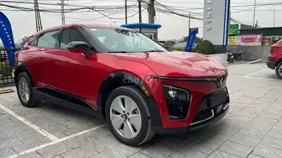 Выдача автомобиля VinFast VF7 по цене от 630 миллионов