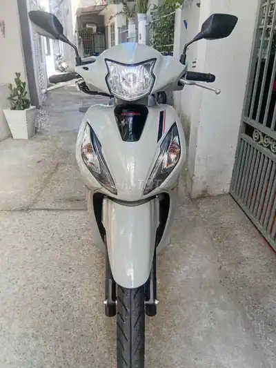 HONDA VISION 2025 СПОРТИВНЫЙ СЕРЫЙ 4000КМ