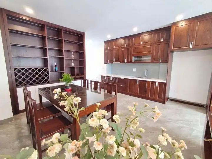 Bán nhà mặt đường Lâm Hạ, Long Biên, 7 tầng, thang máy, full nội thất