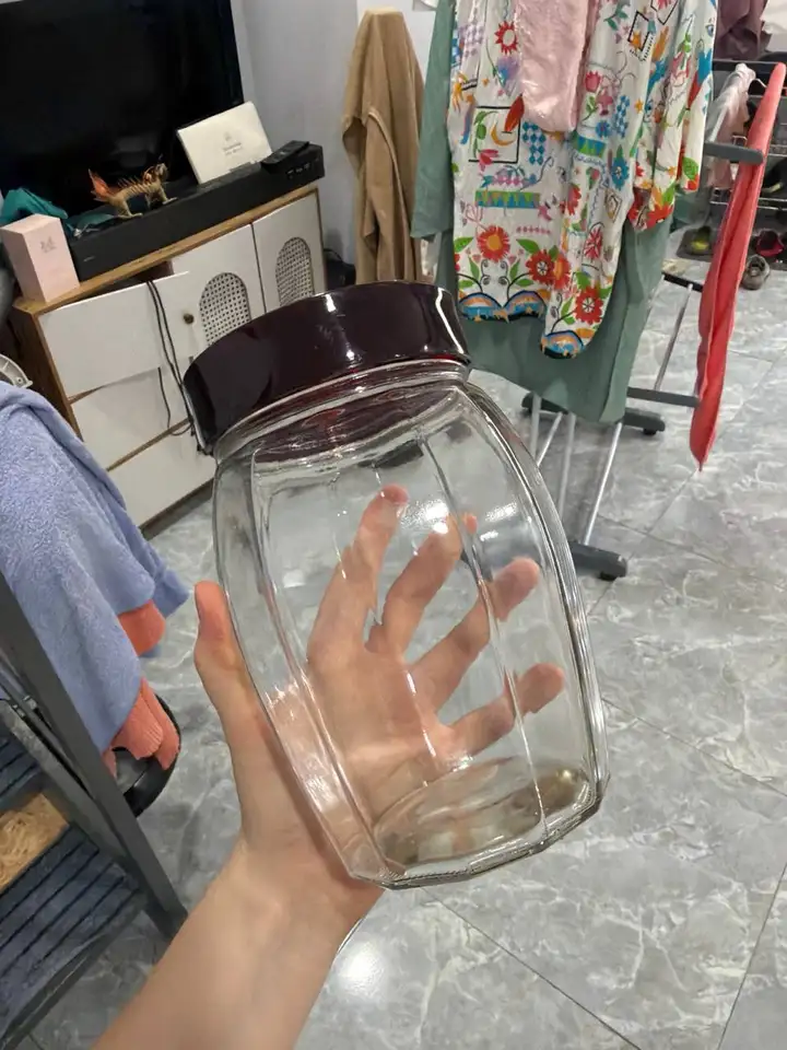 Стеклянные банки с крышками