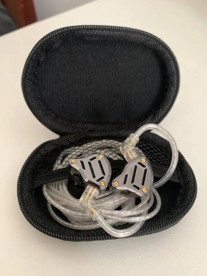 Akai MPK Mini mk3, G-MARK G5.1 IEM, KZ ZS10 PRO 2, Planet Waves 25SS00-DX