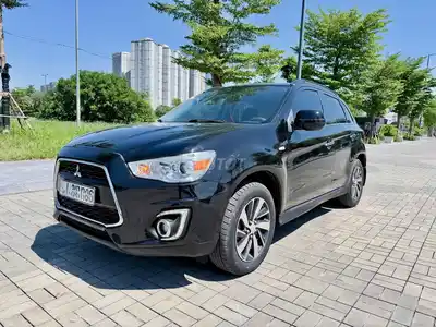 Mitsubishi Outlander Sport 2.0L 2015 5.6 тыс. км, как новый