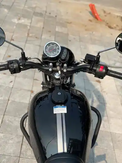 Kawasaki W175 2025 Black Style 10.000 км черный