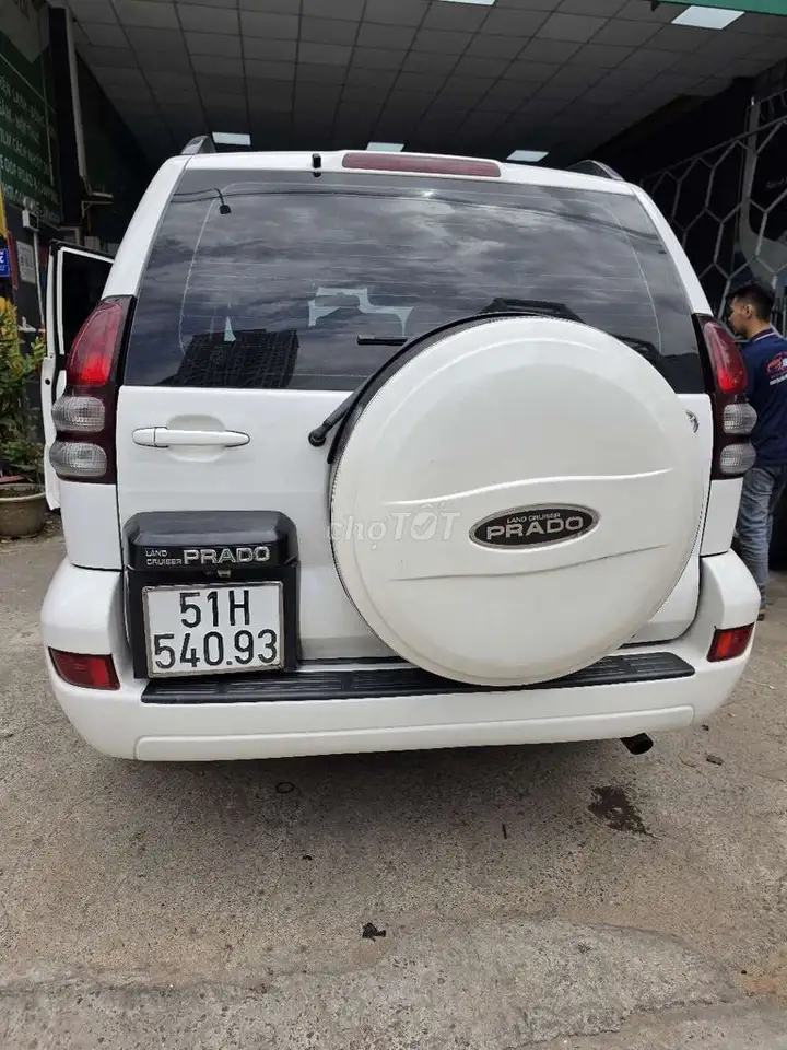 Toyota Land Cruiser Prado белый, МКПП, 5 мест