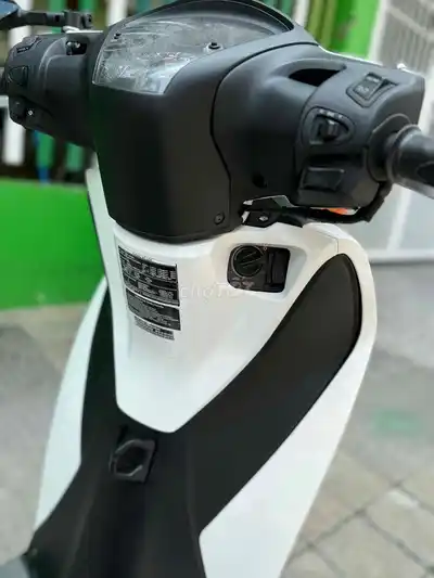 Хонда SH 150 белая 150 куб. см