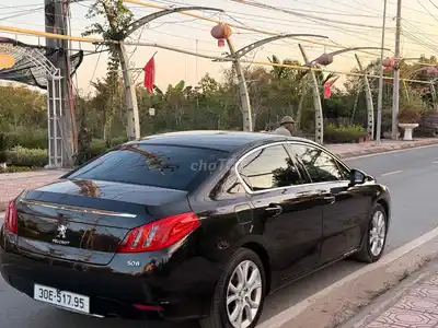 Peugeot 508, черный, 5 мест