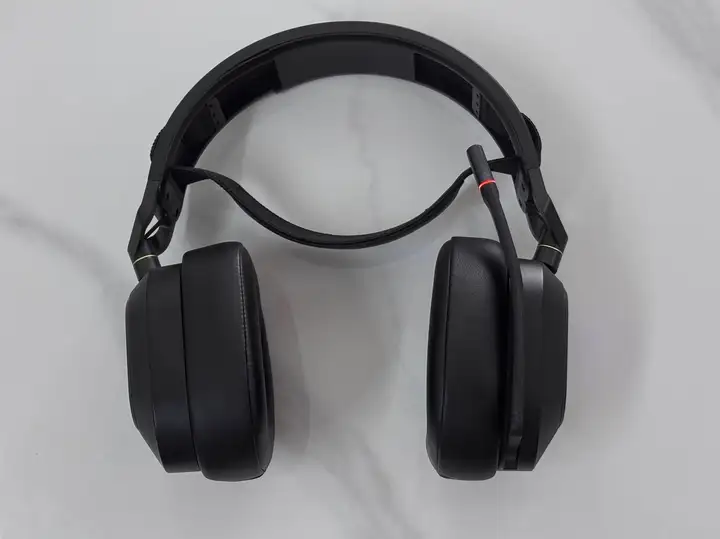 Беспроводная гарнитура Corsair HS80 RGB Wireless