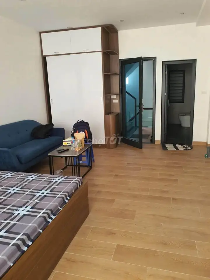 Аренда частного дома на улице Лак Лонг Куан, район Тай Хо, 45 м², 7 этажей, с лифтом