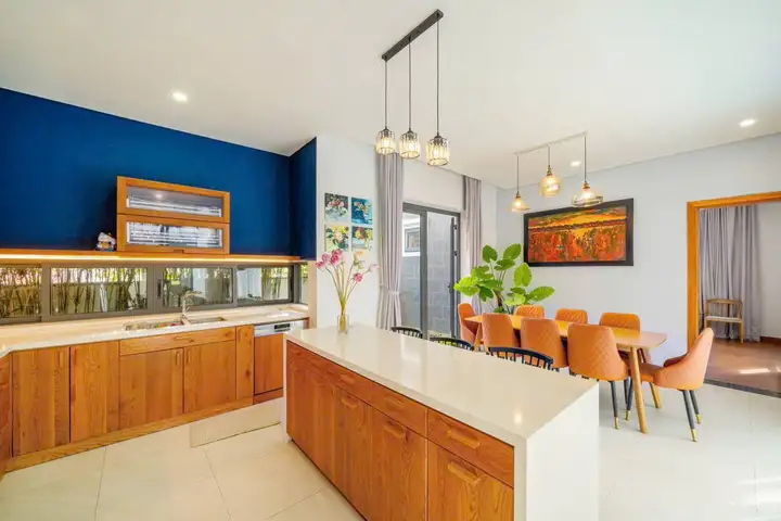 Дом 3 этажа, 5 спален, 400 м², Nam Viet A