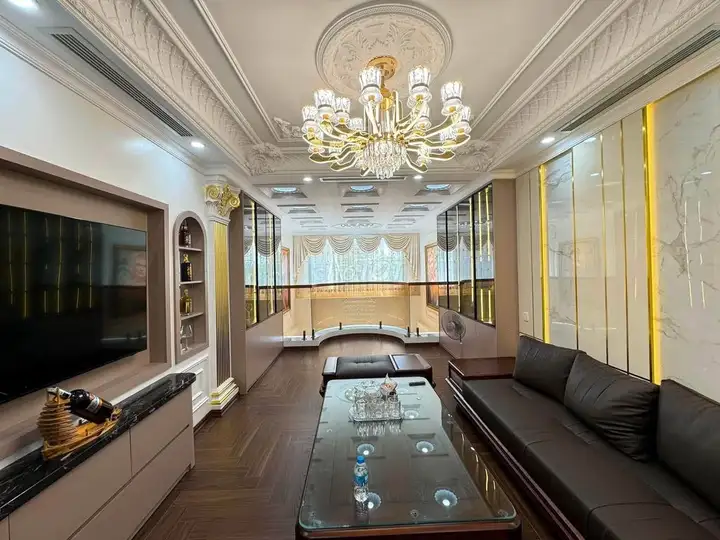 Bán nhà mặt phố Hồng Tiến 7 tầng, kinh doanh, gần Cầu Trần Hưng Đạo