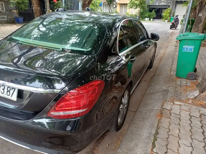 Mercedes-Benz C200 2018 черный, 50 000 км, состояние 95%