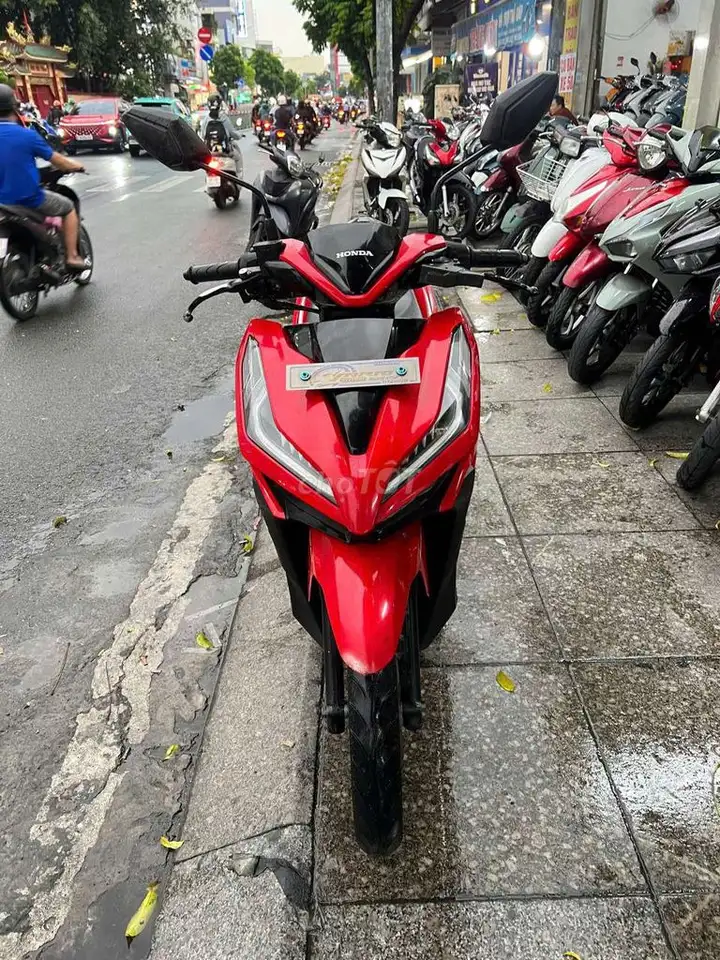 Honda Vario 125 2019 красный б/у