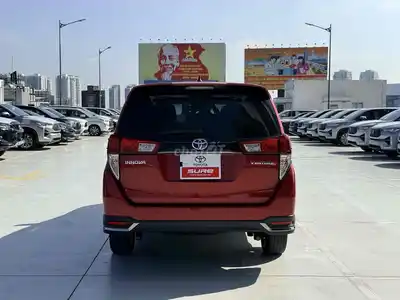TOYOTA INNOVA 2.0G 2023 - Специальная версия Venturer