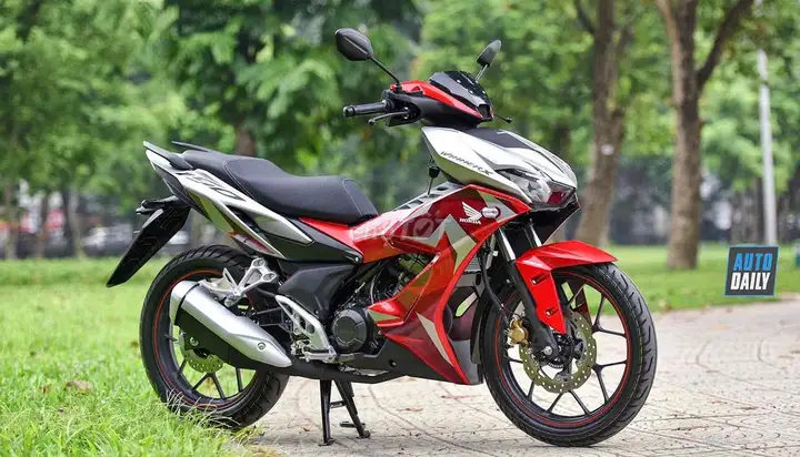 Honda Winner красно-серебристый