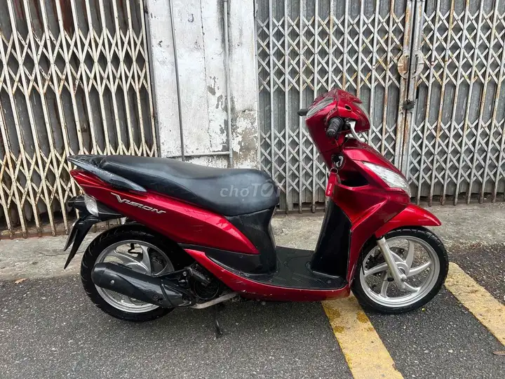 Honda Vision 2014, красный, комплектация Cao Cấp