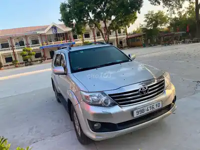 Toyota Fortuner 2013 Механика Серебристый 7 мест