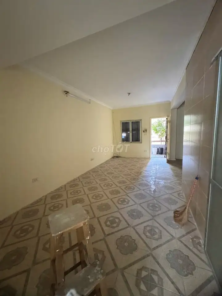 Квартира 3 этаж, пл. 45м², 1 спальня, в переулке авто, Нгуен Чи Тхань