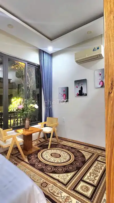 Сдается фасадный дом на улице Фам Куанг Ань