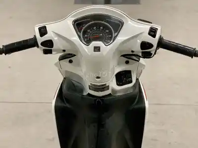 Honda Vision 2019, белый с красным, Smart Key, в отличном состоянии