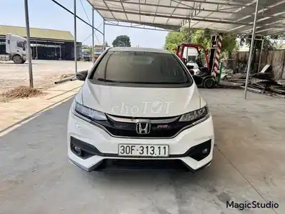 Honda Jazz RS 2018 белая 90000 км импортная