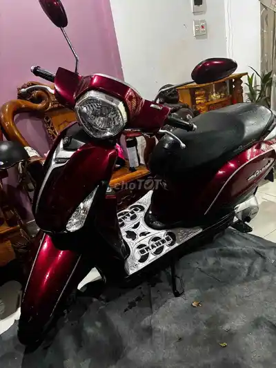 Красный скутер Yamaha Grande 2019 в собственности