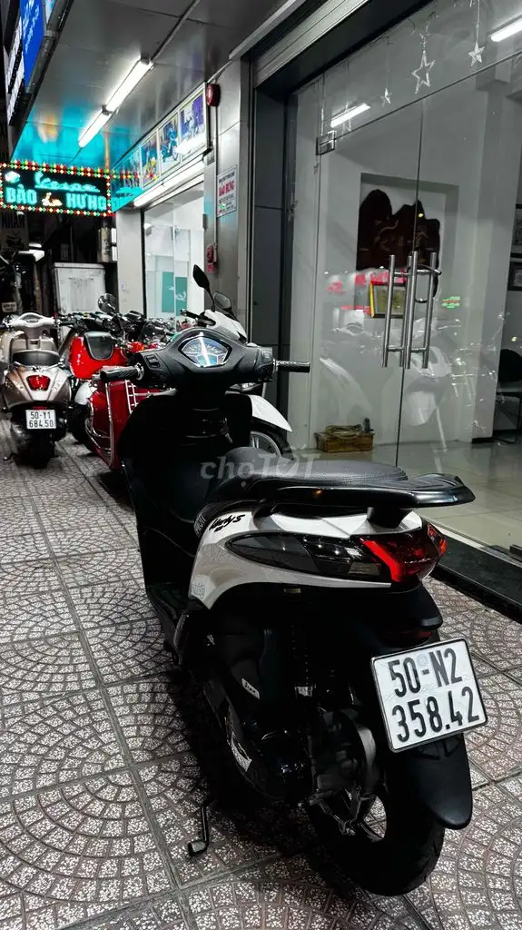 Piaggio Liberty Spot 2022 черно-белый, оформление на владельца