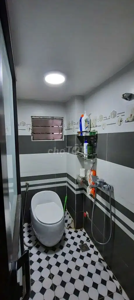 Дом целиком, Кхыонг Чынг