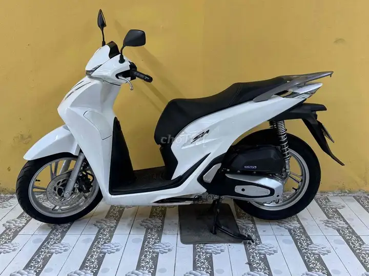 Honda SH 125 2026 бело-черный суперновый 43AB-086.35