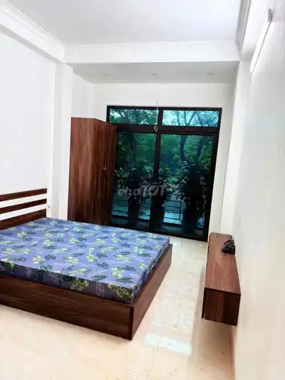 Оригинальный дом с видом на улицу Ким Нго. Лифт площадью 50 м2 x 5 тонн. 7 комнат. Цена 35 т