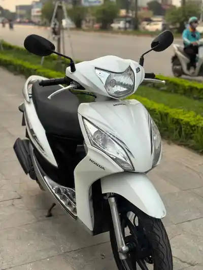 Honda Vision Белый инжекторный в отличном состоянии