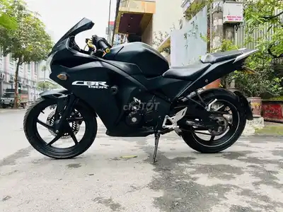 Honda CBR 150R 2018 Черный тайский автомобиль красивый и гладкий