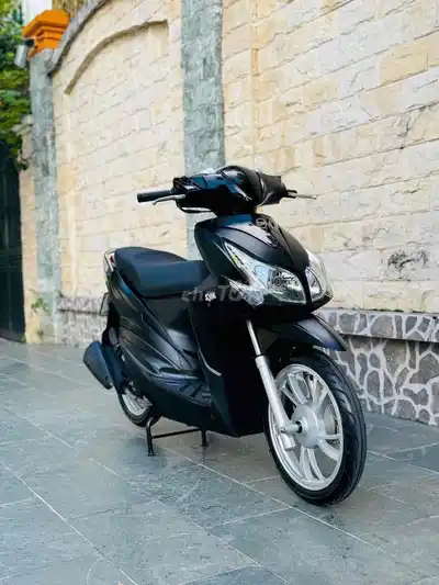 SYM Passing 50 куб. см 2023 г. Черная шероховатость на VIP-самолете