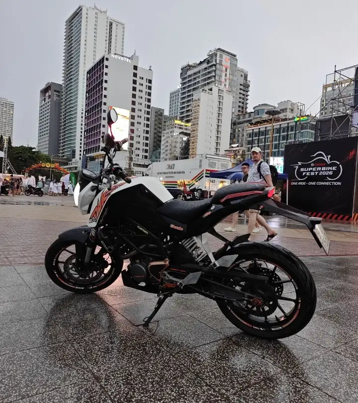 Мотобайк Duke 200 cc ABS 2017