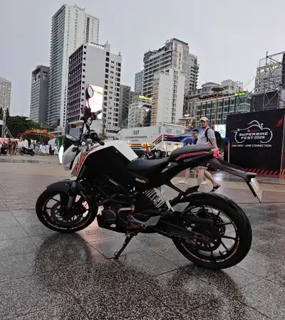 Мотобайк Duke 200 cc ABS 2017