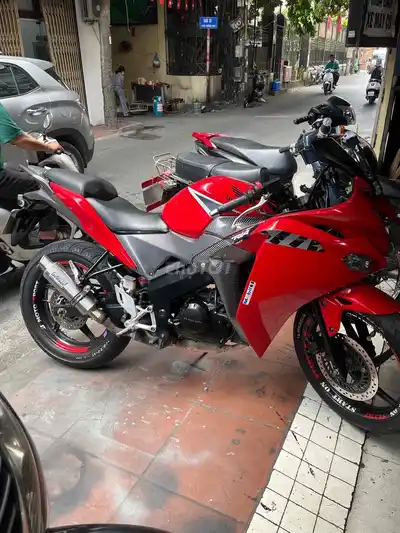 Honda CBR150 красная, импорт из Таиланда