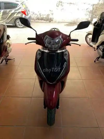 Honda Lead 125 2025 CBS красный