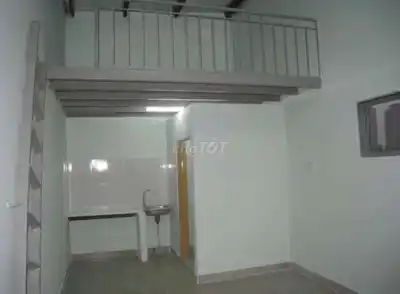Комната 25 м² с антресолью, 300 м от моста То