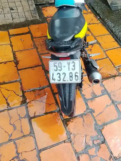 Suzuki Satria F150 150cc чёрно-жёлтый