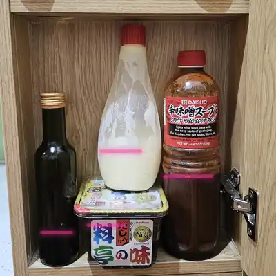 Продукты: мёд, соусы, масла, какао, семена чиа