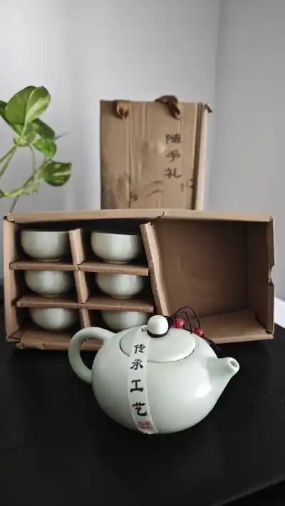 Китайский чайник и 6 чашечек